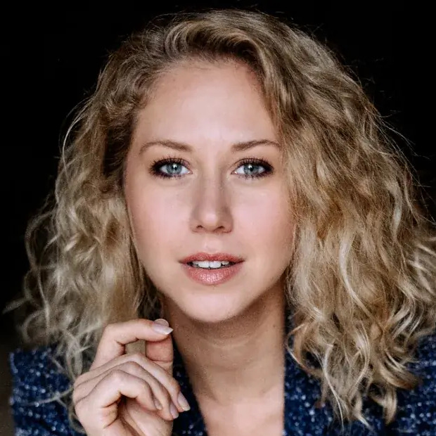 Julia Sch&uuml;&szlig;ler